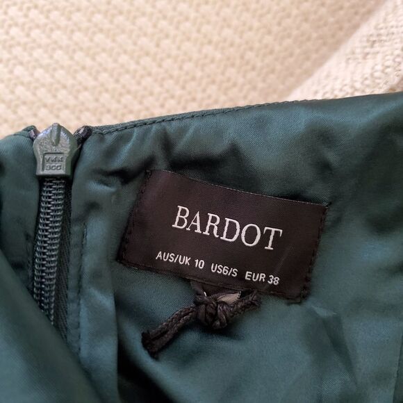 Bardot Elsy Open Back Midi Dress size Small in Green - Picture 11 of 12